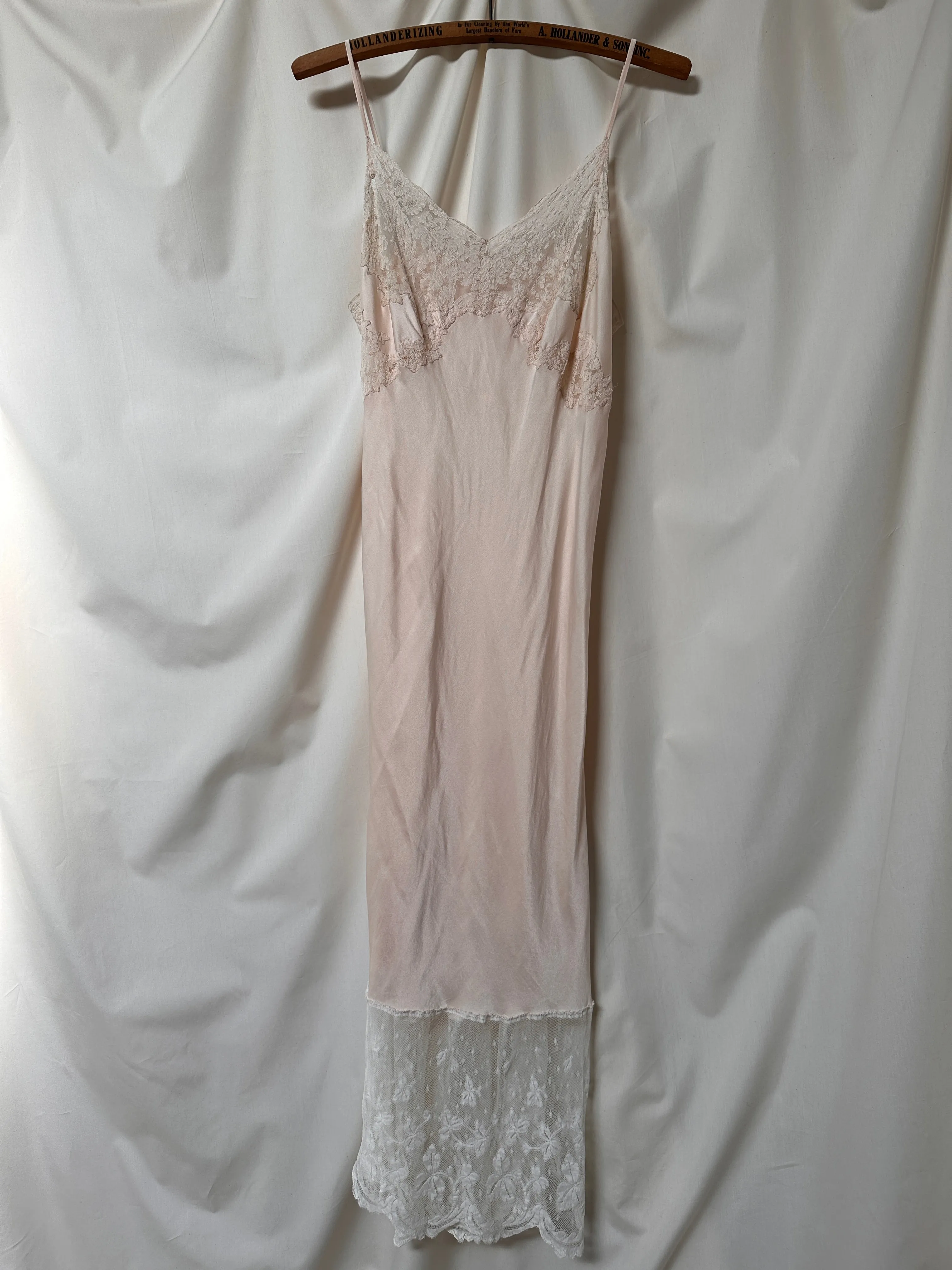 Vintage 1930’s Baby Pink Silk Négligée